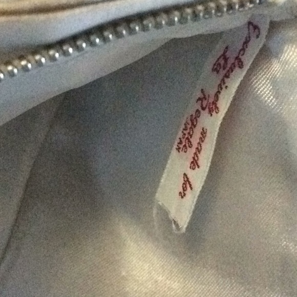 Beautiful Vintage La Regale Pearl Clutch - Picture 2 of 3